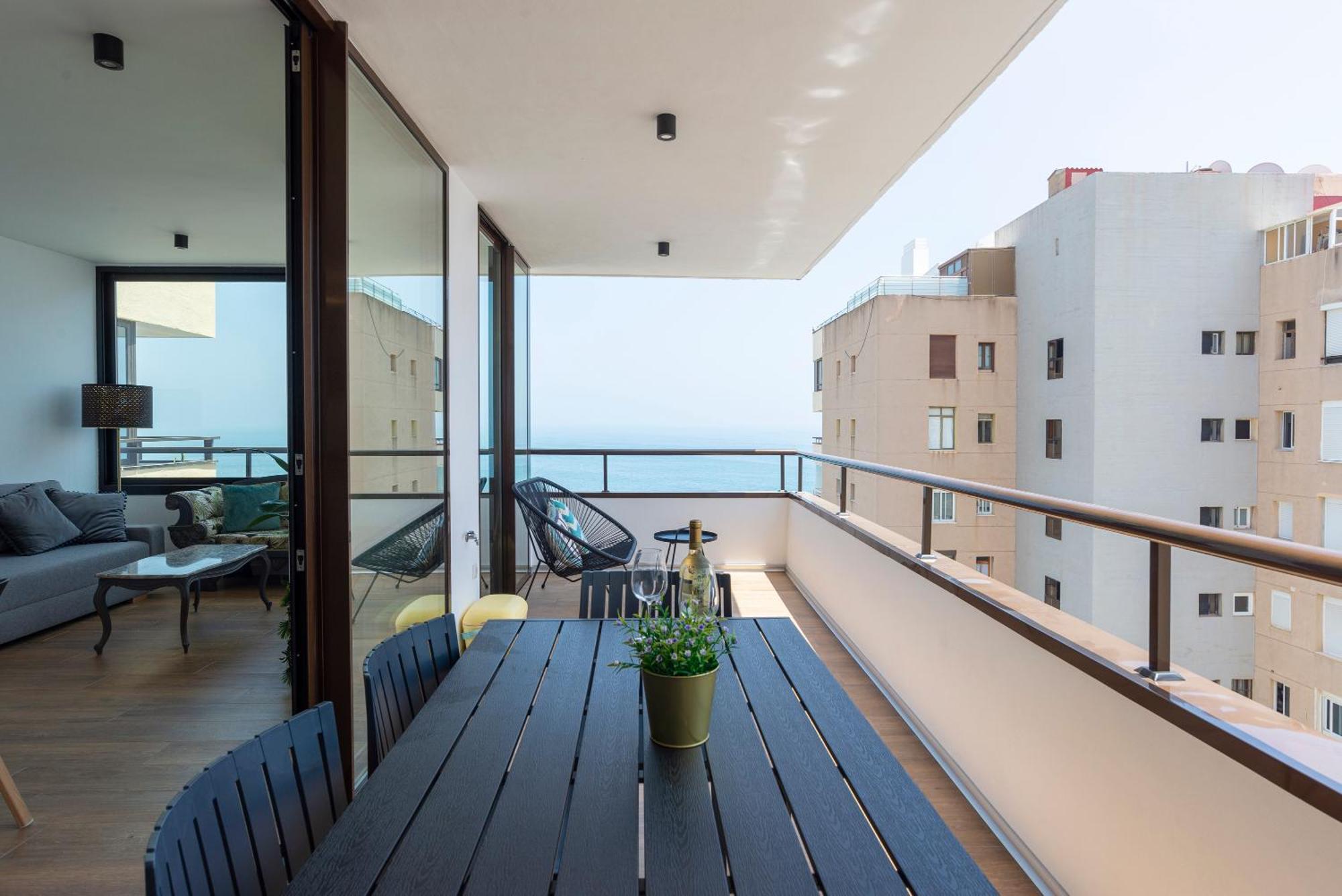 Playamar Waterfront Exclusive Apartment And Views Tower 2 Fl 14 Торремолинос Экстерьер фото