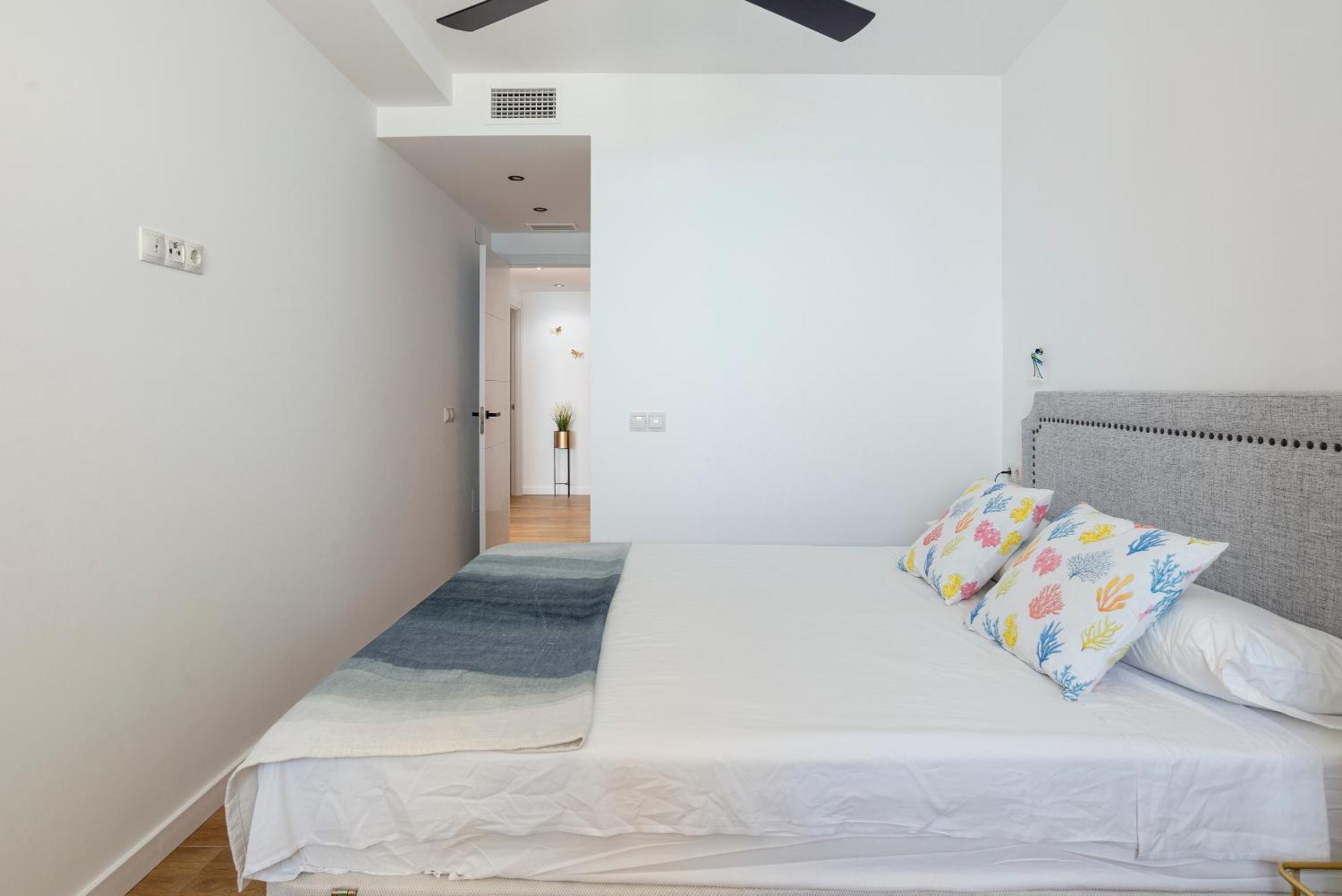 Playamar Waterfront Exclusive Apartment And Views Tower 2 Fl 14 Торремолинос Экстерьер фото