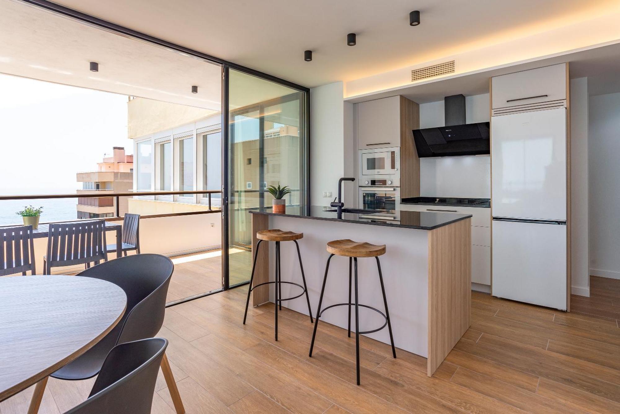 Playamar Waterfront Exclusive Apartment And Views Tower 2 Fl 14 Торремолинос Экстерьер фото